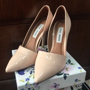 Nude Steve Madden pump